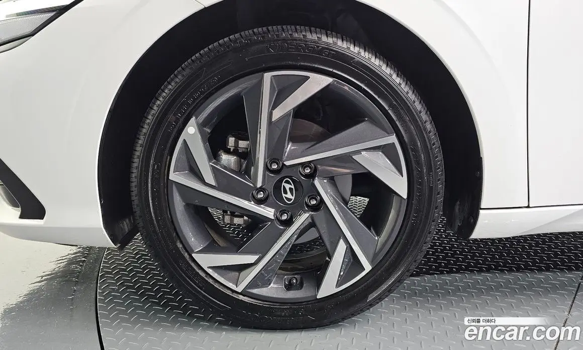 Hyundai Avante 2025 1.6 автомат (гидро), фото 4 Hyundai Avante 2025 1.6 автомат (гидро), фото 4