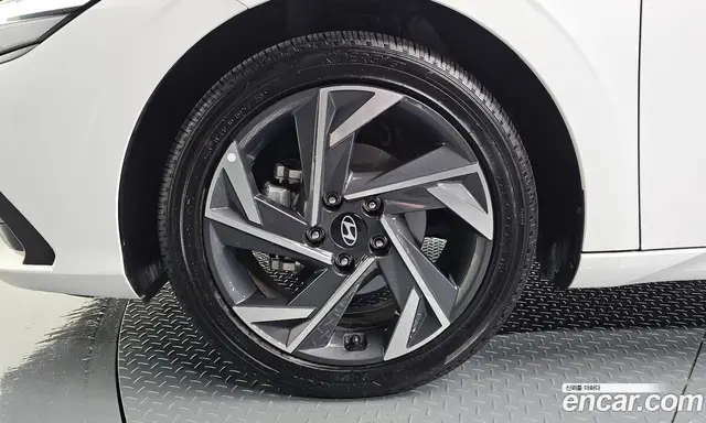 Hyundai Avante 2025 1.6 автомат (гидро), миниатюра 4 Hyundai Avante 2025 1.6 автомат (гидро), миниатюра 4