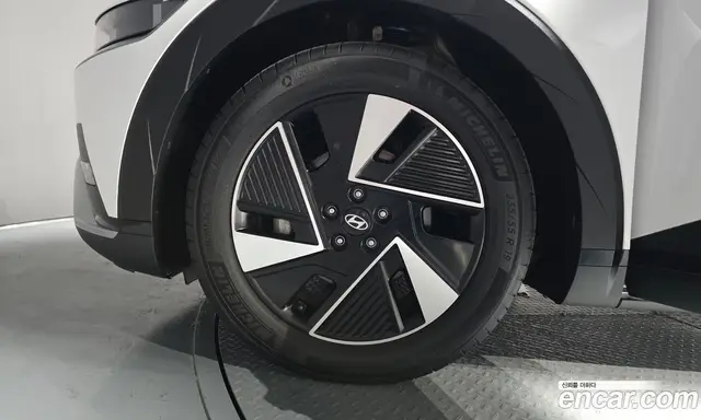 Hyundai Ioniq 5 2024 0.1 автомат (гидро), миниатюра 5