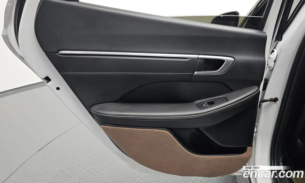 Hyundai Sonata 2022 2.0 автомат (гидро), фото 15