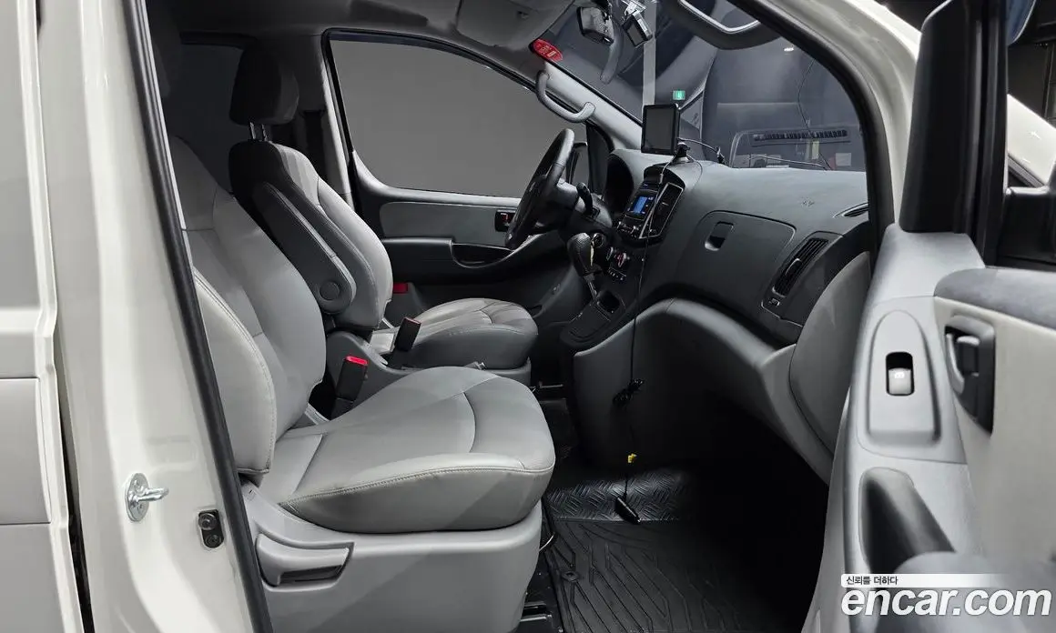 Hyundai Starex 2020 2.5 автомат (гидро), фото 16
