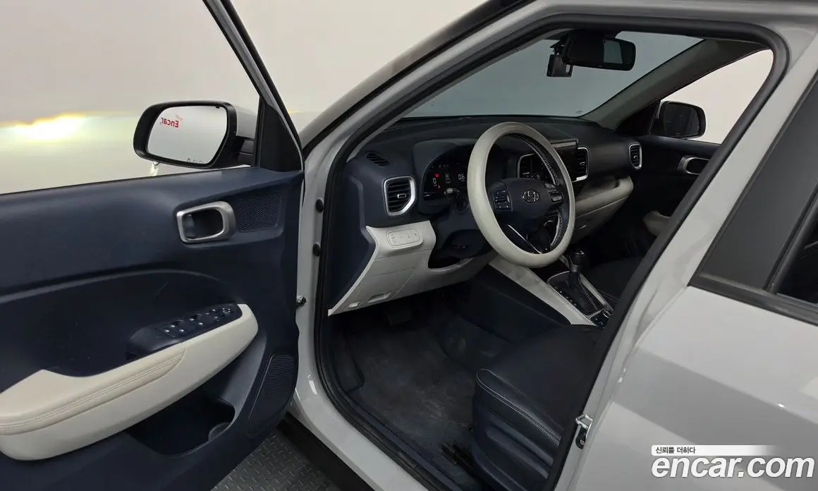 Hyundai Venue 2023 1.6 автомат (гидро), фото 13