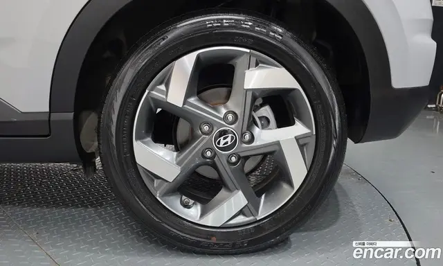 Hyundai Venue 2023 1.6 автомат (гидро), миниатюра 7