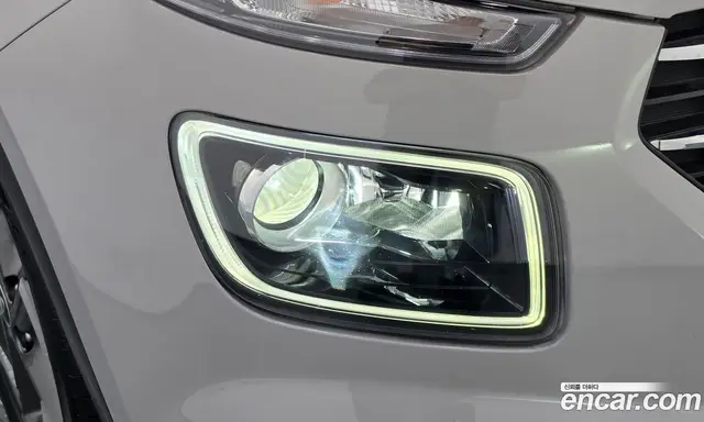 Hyundai Venue 2023 1.6 автомат (гидро), миниатюра 8