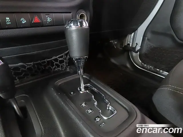 Jeep Wrangler 2015 2.8 автомат (гидро), миниатюра 11