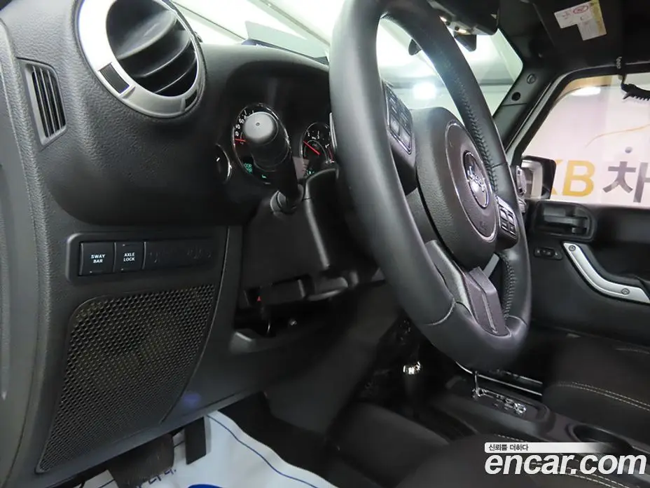 Jeep Wrangler 2015 2.8 автомат (гидро), фото 14