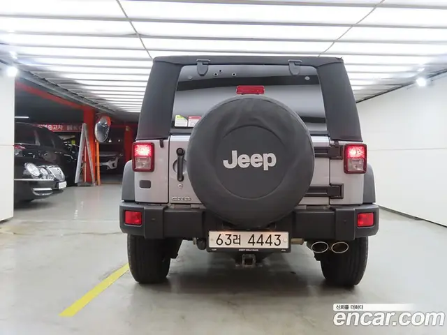 Jeep Wrangler 2015 2.8 автомат (гидро), миниатюра 3