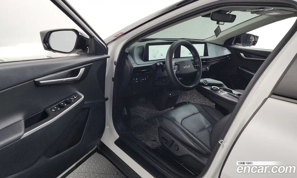 Kia EV6 2023 0.1 автомат (гидро), фото 13 Kia EV6 2023 0.1 автомат (гидро), фото 13