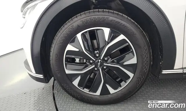 Kia EV6 2023 0.1 автомат (гидро), миниатюра 5 Kia EV6 2023 0.1 автомат (гидро), миниатюра 5