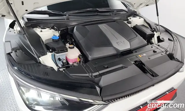 Kia EV6 2023 0.1 автомат (гидро), миниатюра 6 Kia EV6 2023 0.1 автомат (гидро), миниатюра 6