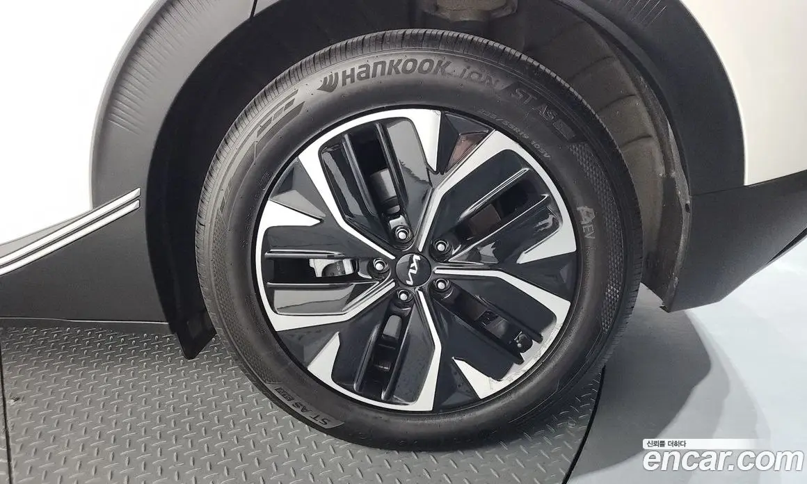 Kia EV6 2023 0.1 автомат (гидро), фото 7 Kia EV6 2023 0.1 автомат (гидро), фото 7