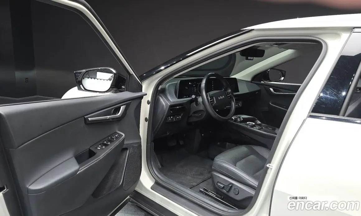 Kia EV6 2023 0.1 автомат (гидро), фото 13 Kia EV6 2023 0.1 автомат (гидро), фото 13