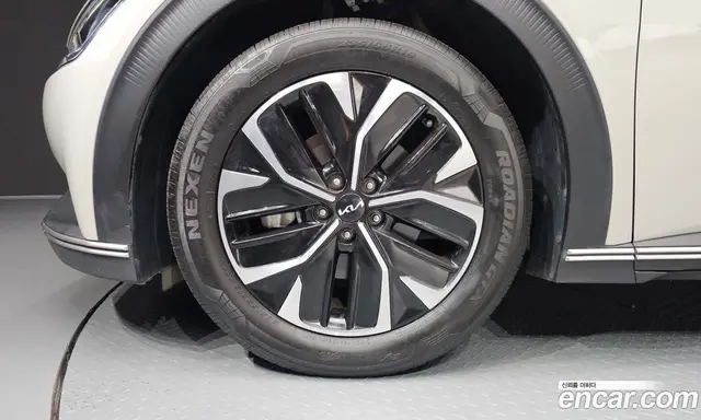 Kia EV6 2023 0.1 автомат (гидро), миниатюра 5 Kia EV6 2023 0.1 автомат (гидро), миниатюра 5