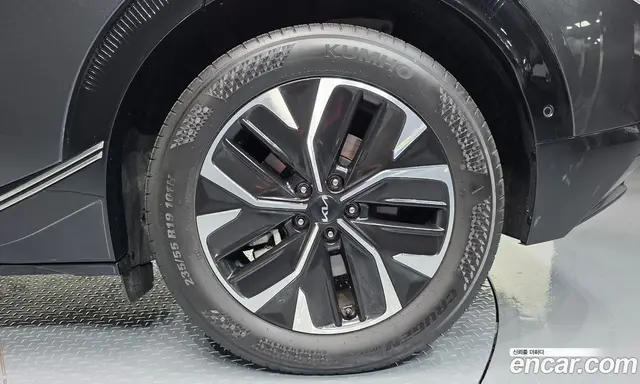 Kia EV6 2024 0.1 автомат (гидро), миниатюра 7