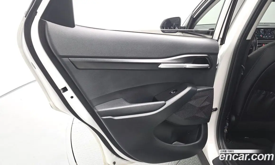Kia Seltos 2025 1.6 автомат (гидро), фото 14 Kia Seltos 2025 1.6 автомат (гидро), фото 14