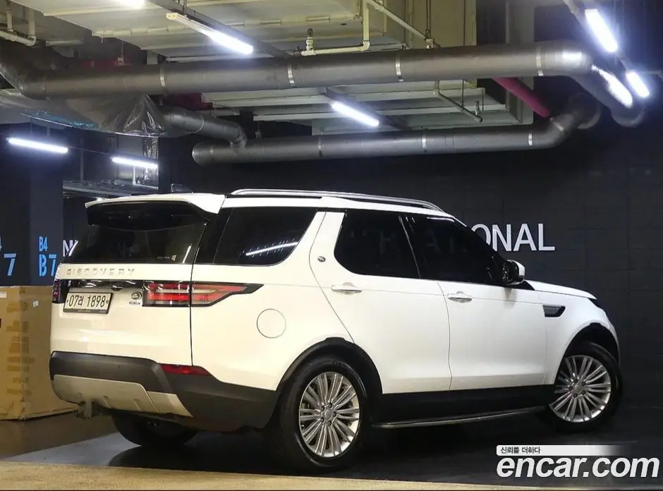 Land Rover Discovery 2017 3.0 автомат (гидро), фото 6 Land Rover Discovery 2017 3.0 автомат (гидро), фото 6