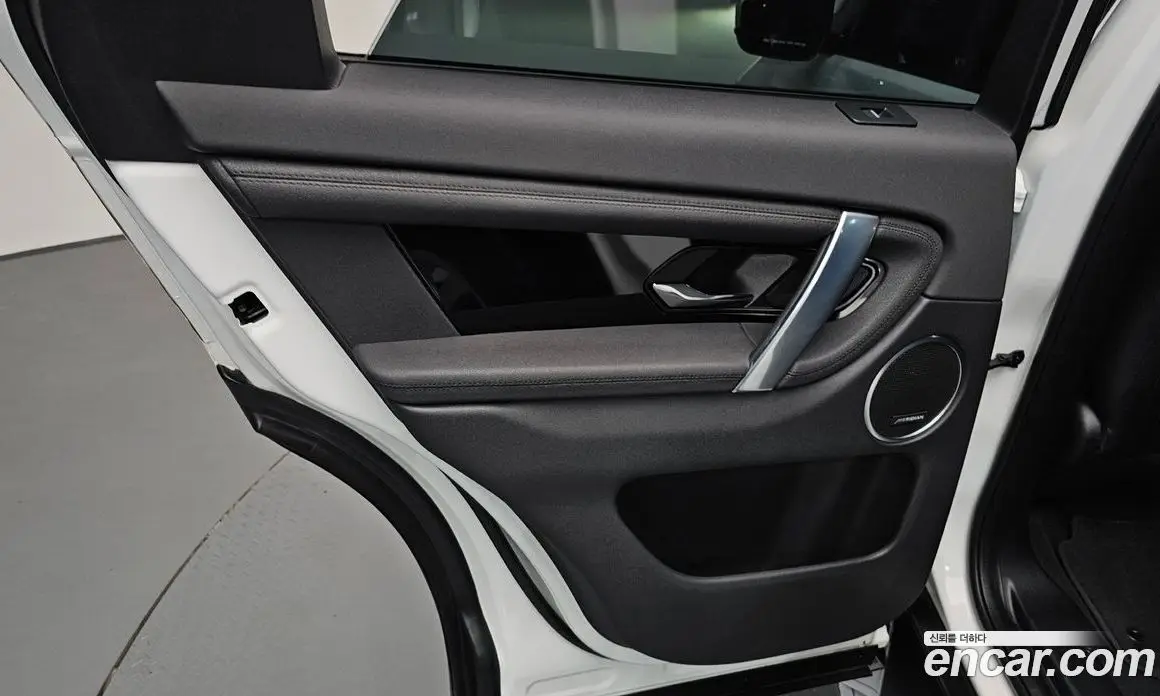 Land Rover Discovery Sport 2023 2.0 автомат (гидро), фото 14