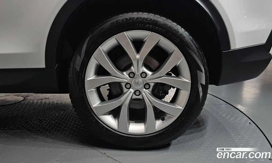 Land Rover Discovery Sport 2023 2.0 автомат (гидро), фото 6