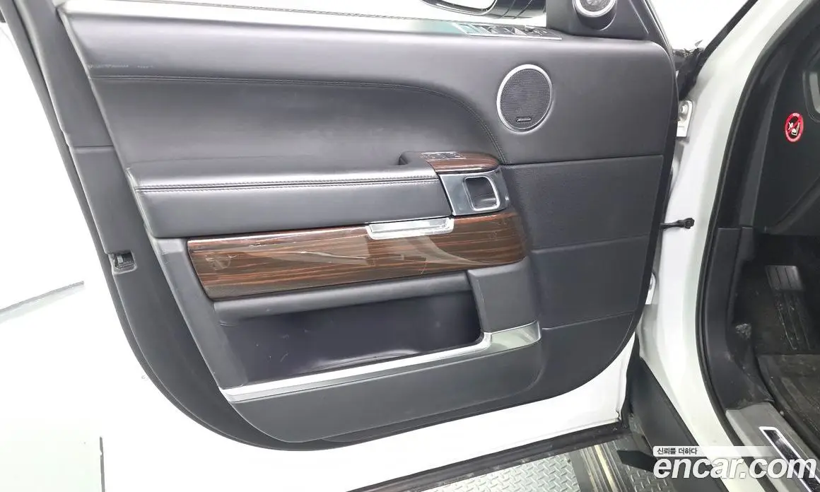 Land Rover Range Rover 2016 5.0 автомат (гидро), фото 14 Land Rover Range Rover 2016 5.0 автомат (гидро), фото 14