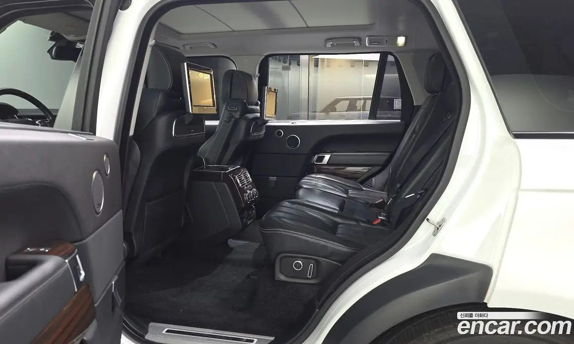 Land Rover Range Rover 2016 5.0 автомат (гидро), фото 16 Land Rover Range Rover 2016 5.0 автомат (гидро), фото 16