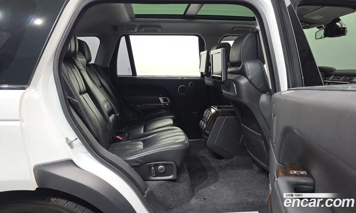Land Rover Range Rover 2016 5.0 автомат (гидро), фото 18 Land Rover Range Rover 2016 5.0 автомат (гидро), фото 18