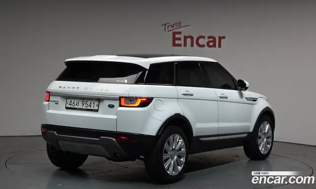 Land Rover Range Rover Evoque 2019 2.0 автомат (гидро), миниатюра 2