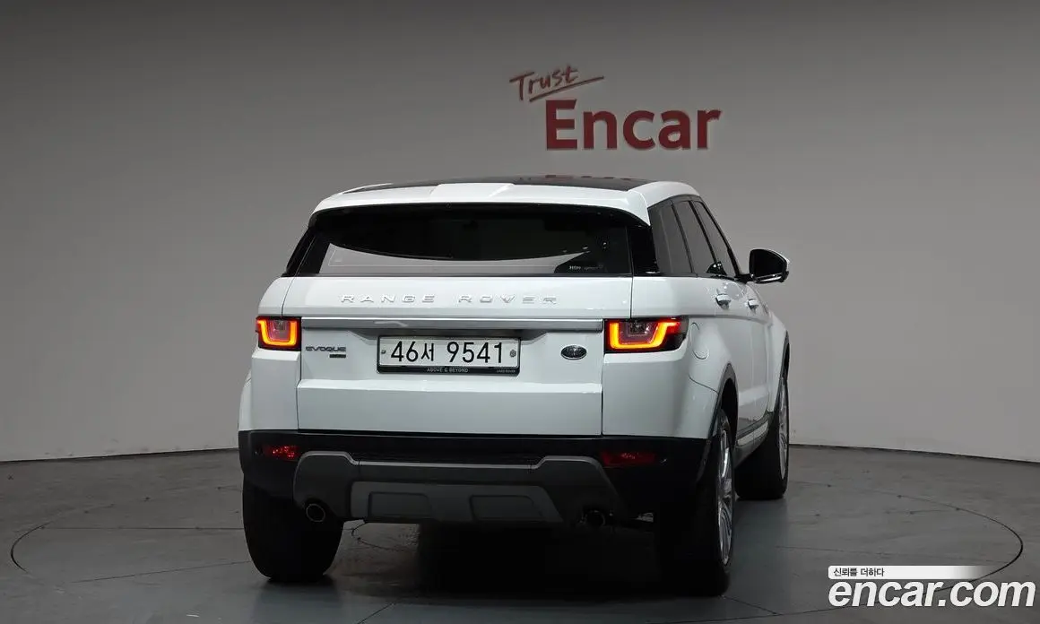 Land Rover Range Rover Evoque 2019 2.0 автомат (гидро), фото 4