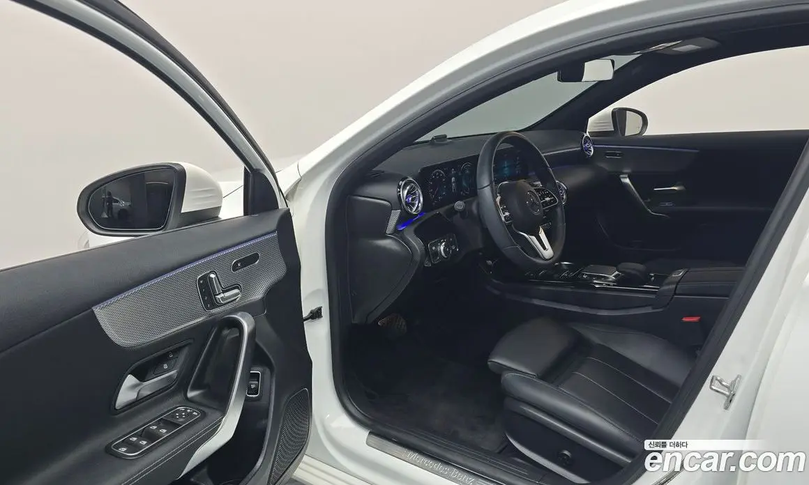 Mercedes-Benz A-Class 2021 2.0 автомат (гидро), фото 12