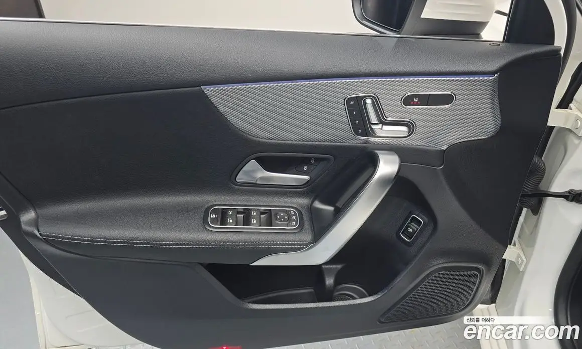 Mercedes-Benz A-Class 2021 2.0 автомат (гидро), фото 13