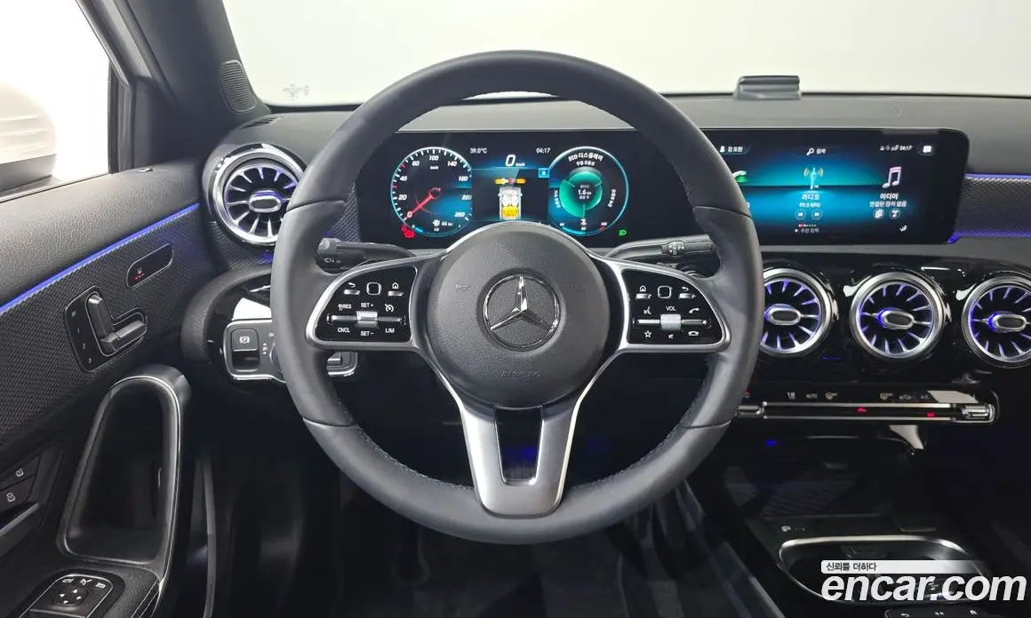 Mercedes-Benz A-Class 2021 2.0 автомат (гидро), фото 17