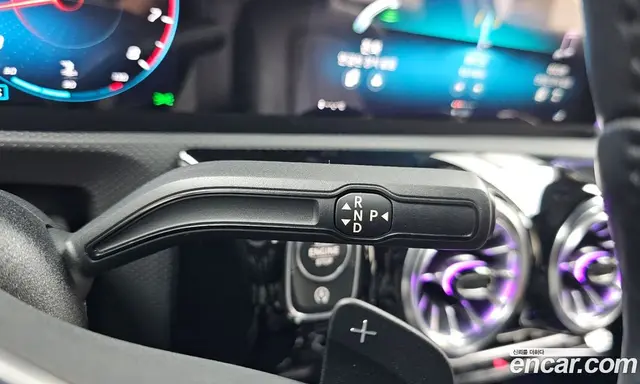 Mercedes-Benz A-Class 2023 2.0 автомат (гидро), миниатюра 12