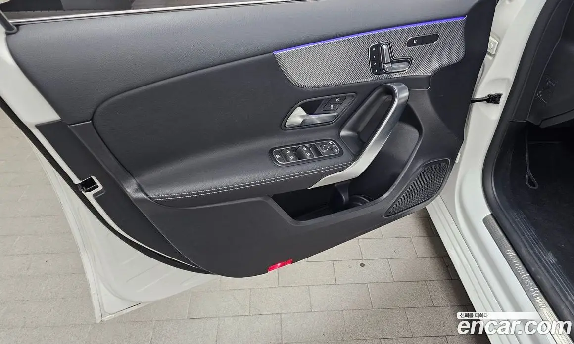 Mercedes-Benz A-Class 2023 2.0 автомат (гидро), фото 14