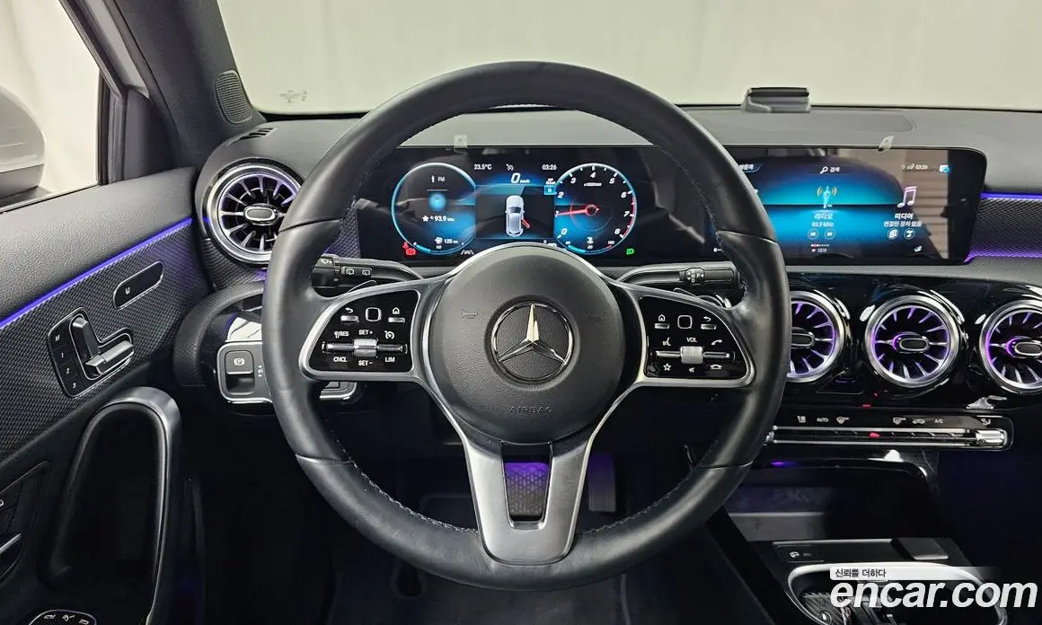 Mercedes-Benz A-Class 2023 2.0 автомат (гидро), фото 18