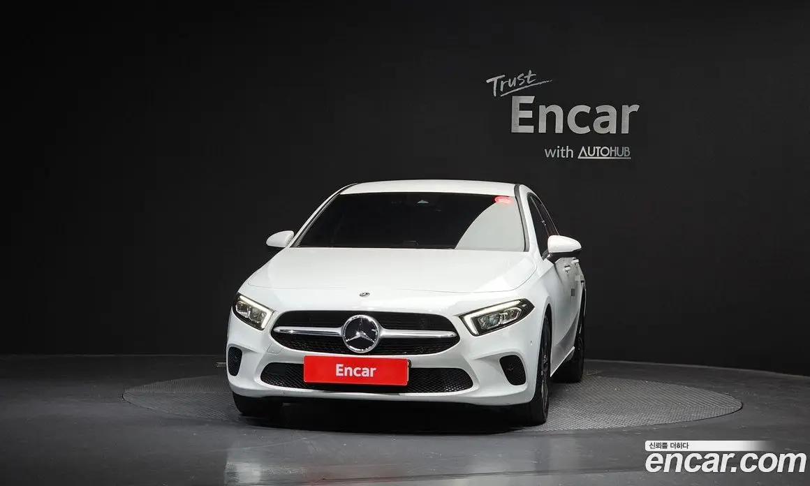 Mercedes-Benz A-Class 2023 2.0 автомат (гидро), фото 3