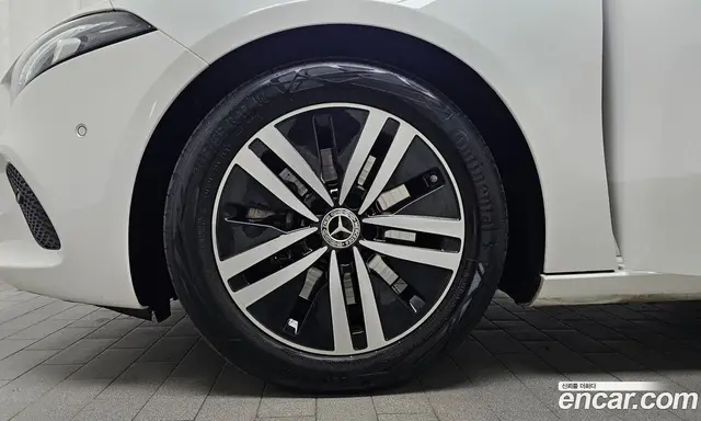 Mercedes-Benz A-Class 2023 2.0 автомат (гидро), миниатюра 5