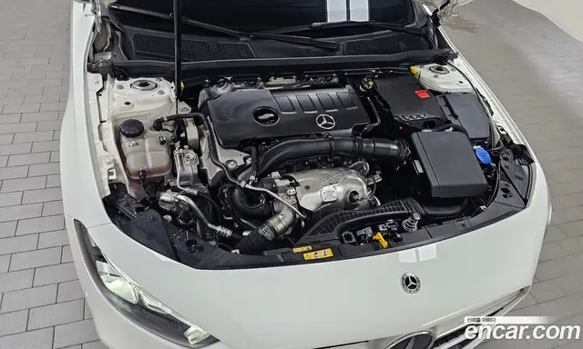 Mercedes-Benz A-Class 2023 2.0 автомат (гидро), миниатюра 6