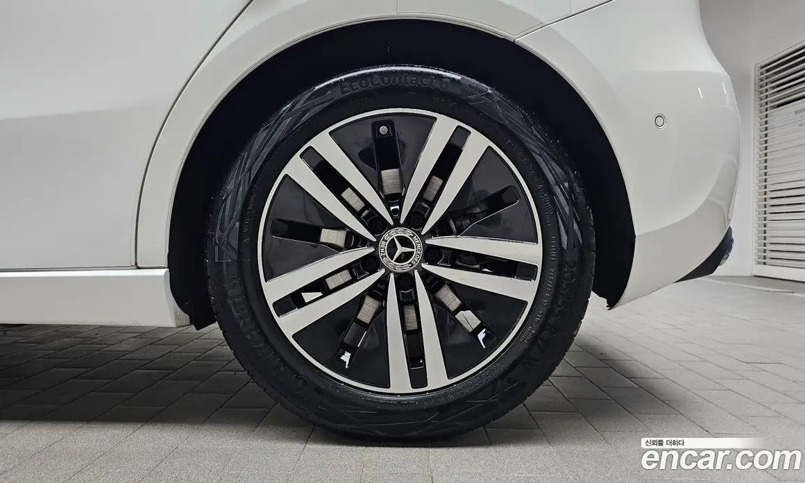 Mercedes-Benz A-Class 2023 2.0 автомат (гидро), фото 7