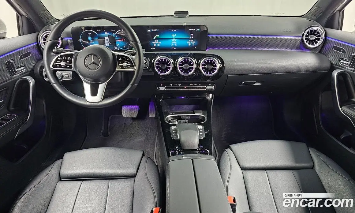 Mercedes-Benz A-Class 2023 2.0 автомат (гидро), фото 10
