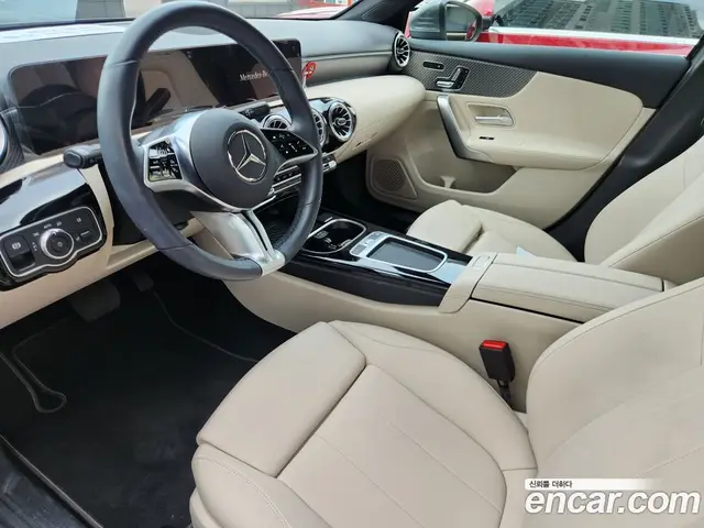 Mercedes-Benz A-Class 2025 2.0 автомат (гидро), миниатюра 3