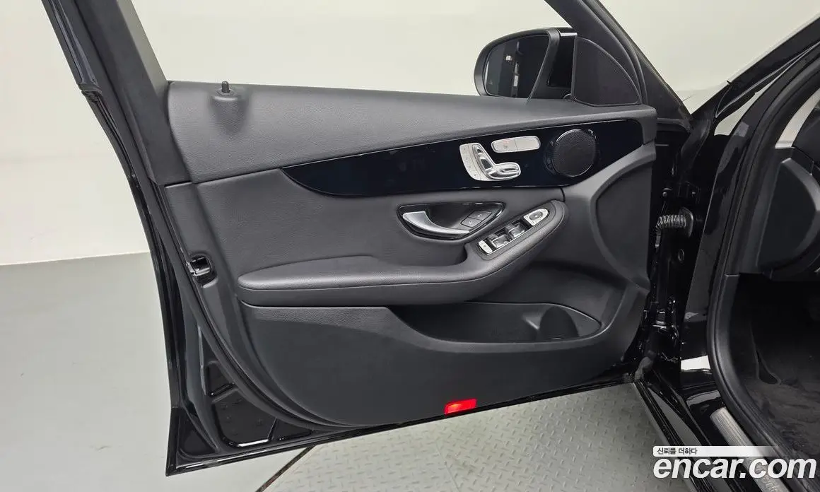 Mercedes-Benz C-Class 2019 2.0 автомат (гидро), фото 13 Mercedes-Benz C-Class 2019 2.0 автомат (гидро), фото 13