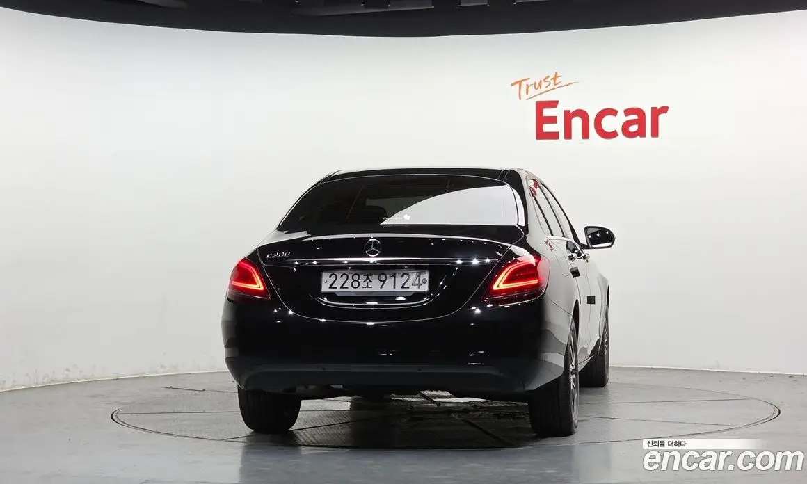 Mercedes-Benz C-Class 2019 2.0 автомат (гидро), фото 3 Mercedes-Benz C-Class 2019 2.0 автомат (гидро), фото 3