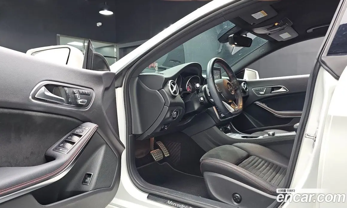 Mercedes-Benz CLA-Class 2018 2.0 автомат (гидро), фото 13 Mercedes-Benz CLA-Class 2018 2.0 автомат (гидро), фото 13