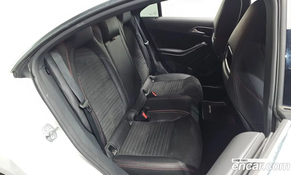 Mercedes-Benz CLA-Class 2018 2.0 автомат (гидро), фото 17 Mercedes-Benz CLA-Class 2018 2.0 автомат (гидро), фото 17
