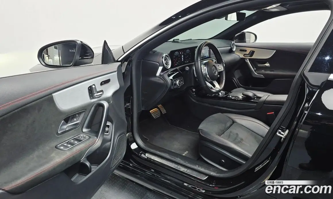 Mercedes-Benz CLA-Class 2022 2.0 автомат (гидро), фото 13 Mercedes-Benz CLA-Class 2022 2.0 автомат (гидро), фото 13