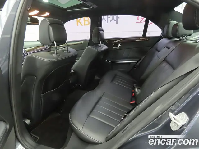 Mercedes-Benz E-Class 2015 3.5 автомат (гидро), миниатюра 6 Mercedes-Benz E-Class 2015 3.5 автомат (гидро), миниатюра 6