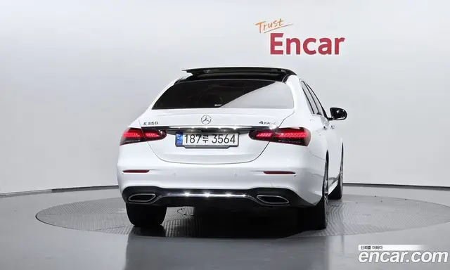 Mercedes-Benz E-Class 2021 2.0 автомат (гидро), миниатюра 3