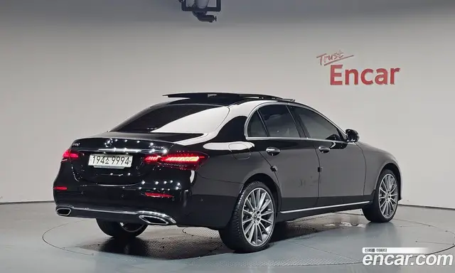 Mercedes-Benz E-Class, 2023, 40 040 км