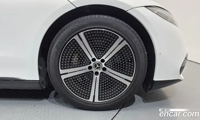 Mercedes-Benz EQS 2022 0.3 автомат (гидро), миниатюра 5