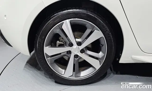 Peugeot 308 2019 1.5 автомат (гидро), миниатюра 5 Peugeot 308 2019 1.5 автомат (гидро), миниатюра 5