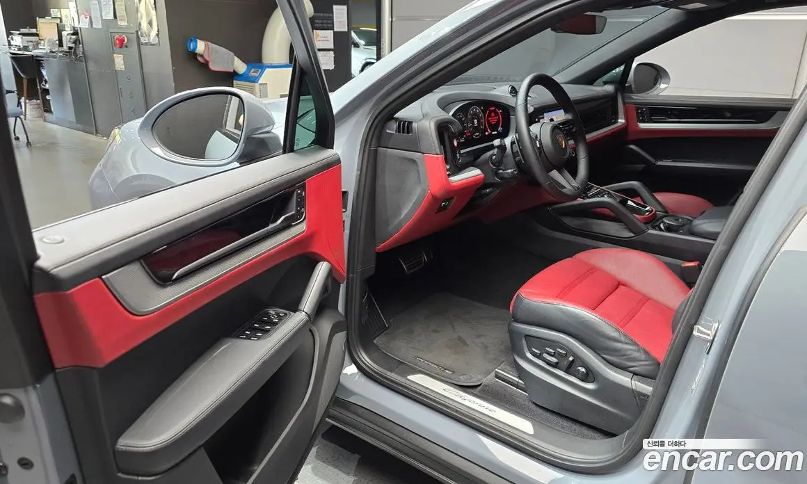 Porsche Cayenne 2024 3.0 автомат (гидро), фото 13